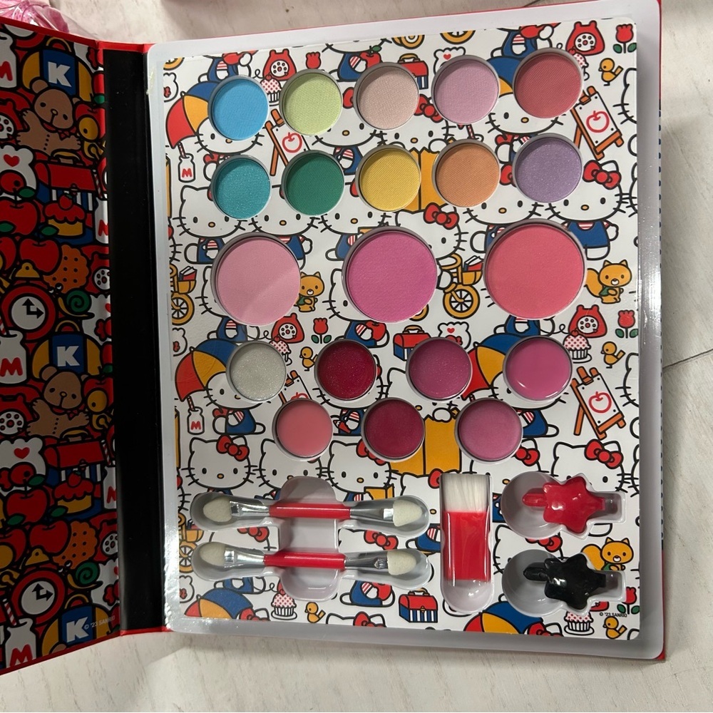 NWT Hello Kitty Little Girls Beauty Bundle. Perfect for Easter! - Picture 6 of 8